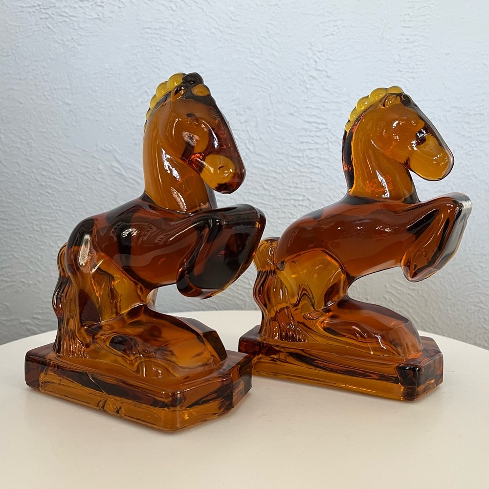 Vintage L.E. Smith amber glass rearing horse bookends